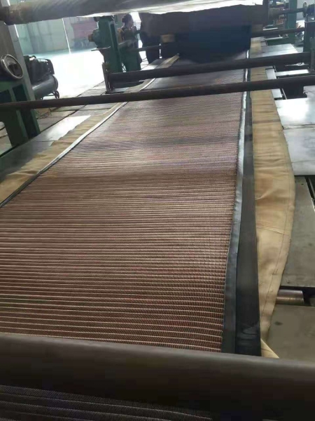 <b>什麽是金屬網芯輸送（sòng）帶？</b>